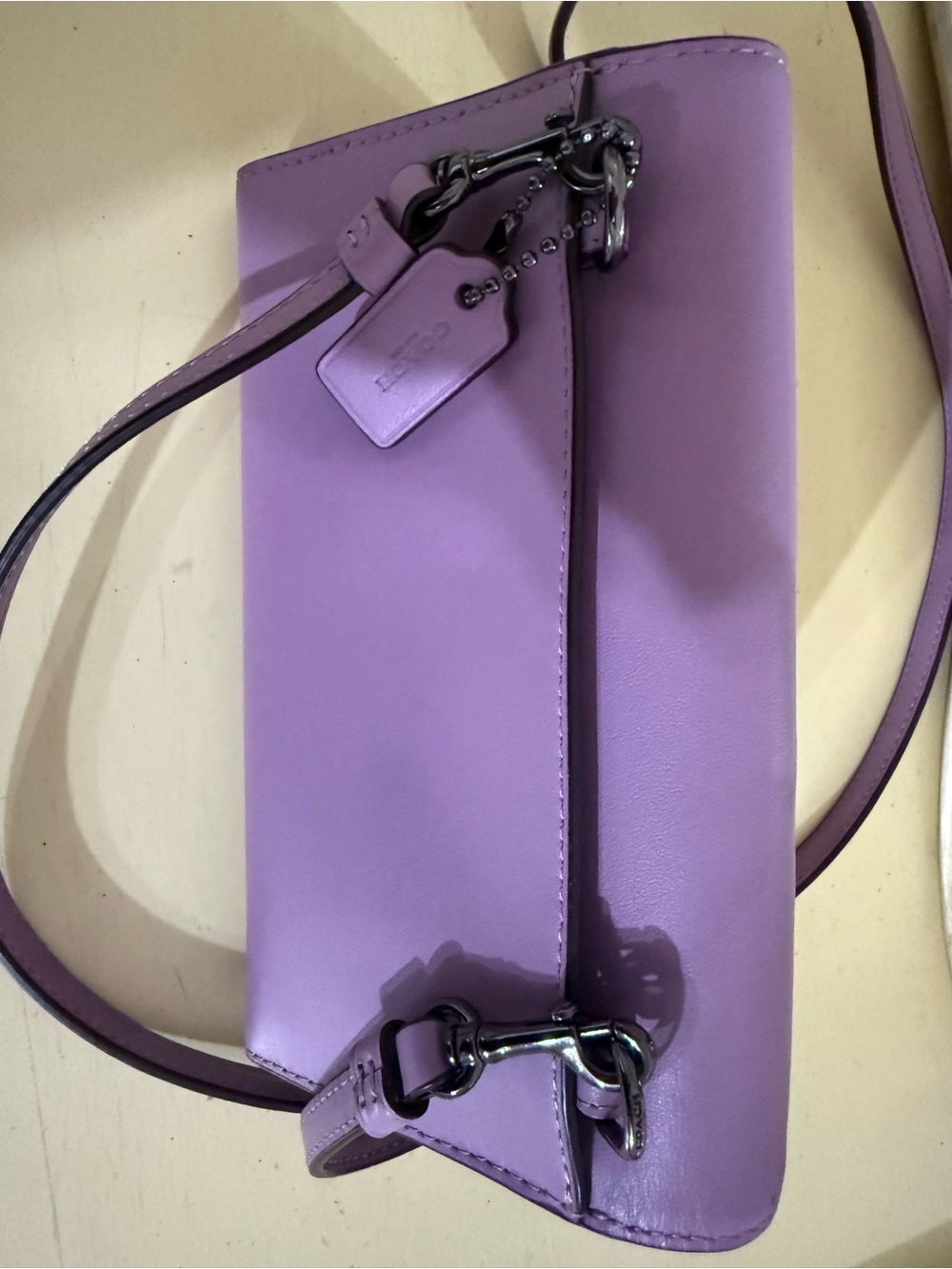 π COACH LAVENDER CROSSBODY WALLET - Picture 7 of 8